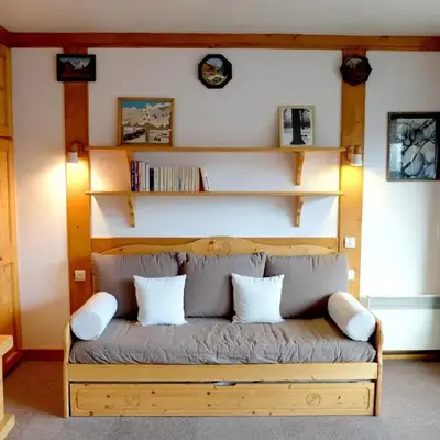 Studio rénové avec balcon
