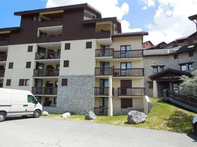 Plan de l'établissement Paradiski proches pistes et commerces vallandry