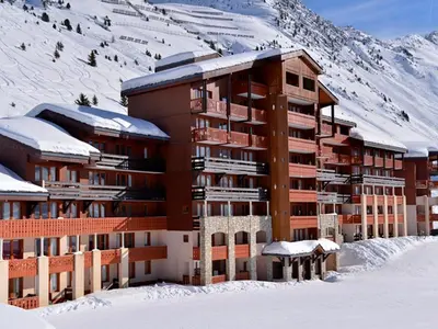 L'établissement Appartement cosy au pied des pistes avec terrasse - FR-1-181-2722 en hiver