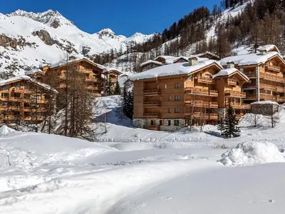 L'établissement Duplex de standing au pied des pistes avec cheminée, terrasse et garage – Modane - FR-1-694-329 en hiver