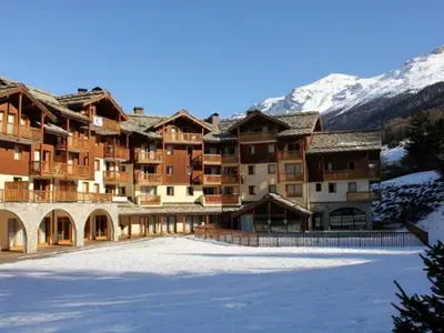 Plan de l'établissement Appartement à Lanslebourg-Val Cenis, résidence Les Alpages, 4 pers, piscine, sauna, parking inclus - FR-1-508-286
