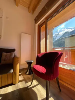 Vue générale sur la montagne ou vue sur la montagne depuis le chalet
