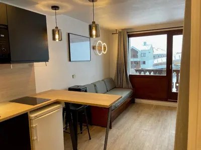 Cuisine ou kitchenette dans l'établissement Studio confortable 4 pers. au pied des pistes avec balcon - FR-1-502-564