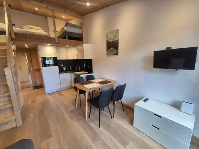 Cuisine ou kitchenette dans l'établissement Studio rénové avec mezzanine et wifi, au pied des pistes avec balcon - FR-1-502-582