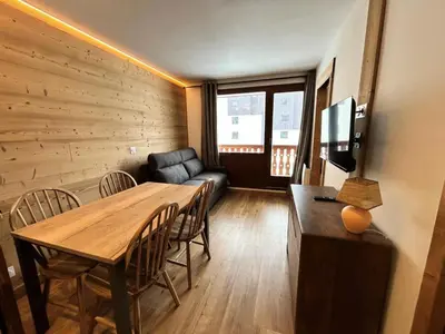 Télévision ou salle de divertissement dans l'établissement Résidence Hameau Du Borsat 1& 2 - Studio cabine rénové·Pied des Pistes·Balcon MAE-9321