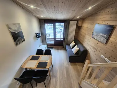 Télévision ou salle de divertissement dans l'établissement Résidence Curling B Tour - Studio rénové · Pieds des pistes · Balcon MAE-8151