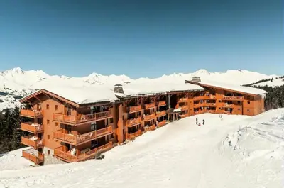 Vue générale sur la montagne ou vue sur la montagne depuis l'appartement