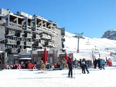 Clients de l'établissement Appartement lumineux, skis aux pieds avec WIFI - FR-1-502-586