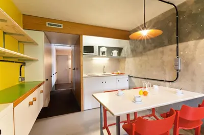 Cuisine ou kitchenette dans l'établissement Résidence Lauzieres - Studio 5 personnes pied des pistes MAE-5184