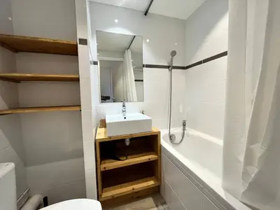 Salle de bains dans l'établissement Résidence Andromede - Résidence ANDROMEDE N°303 MAE-5351