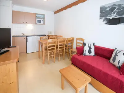 Cuisine ou kitchenette dans l'établissement Apartment in Val Cenis with balcony