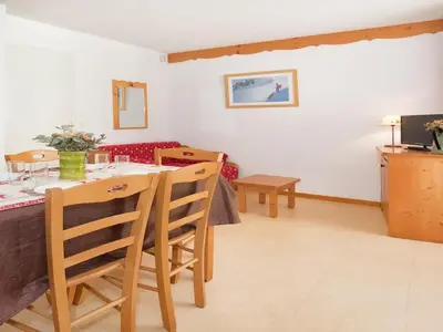 Cuisine ou kitchenette dans l'établissement Apartment in Val Cenis near River