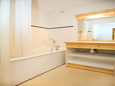 Salle de bains dans l'établissement Chalet Zell am See near Ski Lift