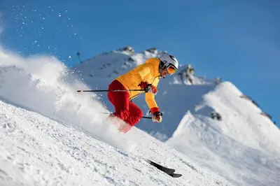L'établissement Le Levasset vue montagne proche pistes en hiver