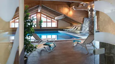Piscine de l'établissement Mira, Vue Exceptionnelle confort piscine, Spa ou située à proximité