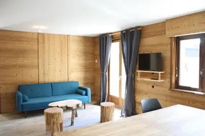 Télévision ou salle de divertissement dans l'établissement Chalet l'Igloo - 14 personnes
