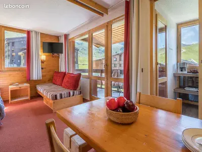 Coin salon dans l'établissement Appartement à la montagne, balcon au soleil