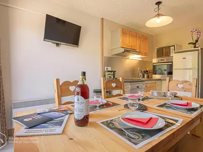 Cuisine ou kitchenette dans l'établissement Aussois : Appartement 2 pièces, terrasse, 6 pers, animaux admis, WIFI - FR-1-840-10