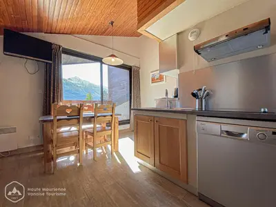 Cuisine ou kitchenette dans l'établissement Studio confortable 4 pers avec terrasse, animaux admis et WiFi gratuit - FR-1-840-9