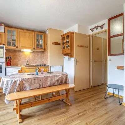 Studio cabine 3 pers Sud avec balcon en 1ère ligne neige - FR-1-840-51