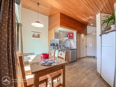 Cuisine ou kitchenette dans l'établissement Les Chalets De La Pyramide - CH8 - LES CHALETS DE LA PYRAMIDE MAE-0893