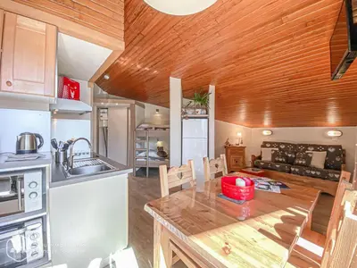 Cuisine ou kitchenette dans l'établissement Les Chalets De La Pyramide - CH6 - LES CHALETS DE LA PYRAMIDE MAE-0943