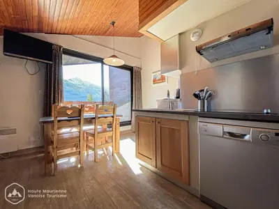 Cuisine ou kitchenette dans l'établissement Les Chalets De La Pyramide - CH7 - LES CHALETS DE LA PYRAMIDE MAE-1053