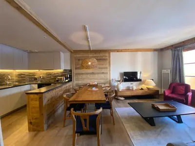 Cuisine ou kitchenette dans l'établissement Premium 5 étoiles Appartement Arc 1950 Ski aux pieds piscine sauna fitness