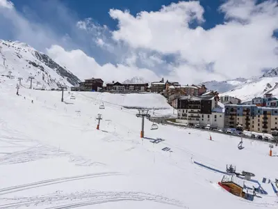 L'établissement Appartement fonctionnel Skis aux pieds avec balcon à Tignes - FR-1-502-615 en hiver