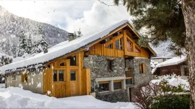 L'établissement Le Rocher en hiver