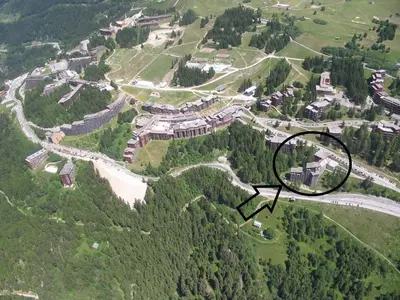 Plan de l'établissement Appartement 3 pièces pour 6 pers. avec balcon et casier à skis à Arc 1800 - FR-1-411-184