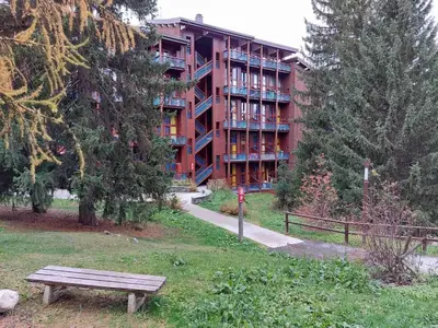 Jardin de l'établissement Studio duplex 5 pers. avec balcon exposé Sud-Ouest aux Arcs 1800 - FR-1-411-209