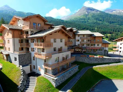 Vue générale sur la montagne ou vue sur la montagne depuis l'appartement