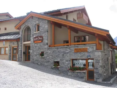 Plan de l'établissement Appartement 6 pers, centre village, proche pistes, 52m², balcon, WIFI, casier à skis, draps inclus - FR-1-508-12