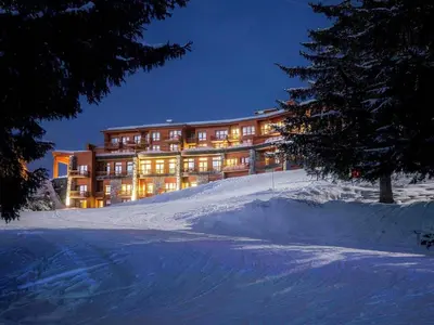 L'établissement Duplex moderne 3 Chambres - Balcon, Piscine, Spa, Ski aux pieds - FR-1-352-57 en hiver
