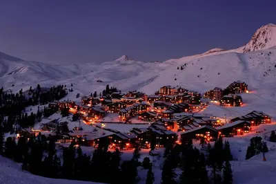 L'établissement Résidence Callisto - Appartement charmant et tout confort · Accès direct aux pistes · Vue pistes MAE-3572 en hiver