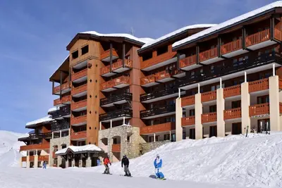 L'établissement Résidence Themis - Appartement agréable et confortable · Accès direct aux pistes · Vue pistes · Casier à skis MAE-3604 en hiver