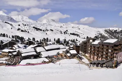 L'établissement Résidence Callisto - Appartement agréable ·Accès direct aux pistes · Vue Pistes MAE-3772 en hiver