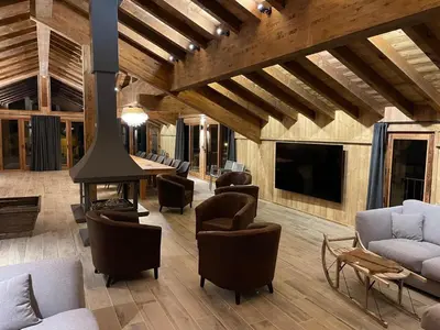Coin salon dans l'établissement Luxurious chalet in the heart of Vanoise