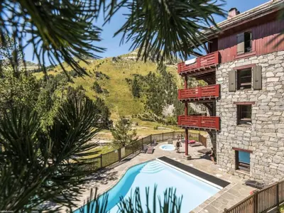 Piscine de l'établissement Résidence Les Arcs 1950 Le Village - maeva Home - Appartement 2 Pièces 4 Personnes - Sélection MAE-5479 ou située à proximité