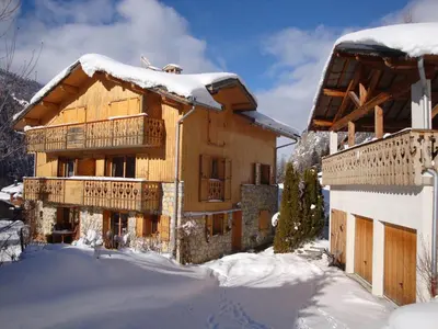 L'établissement Charmant 2 pièces ensoleillé, balcon sud, parking, proche pistes - FR-1-464-199 en hiver