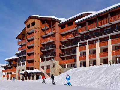 L'établissement Studio chaleureux divisible · Skis aux pieds · Animaux admis - FR-1-181-2401 en hiver