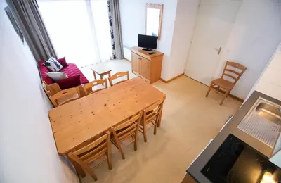 Télévision ou salle de divertissement dans l'établissement Balcons G 012 - PARC NAT VANOISE appart 8 pers