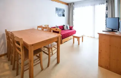 Télévision ou salle de divertissement dans l'établissement Balcons G 012 - PARC NAT VANOISE appart 8 pers