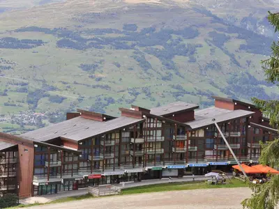 Plan de l'établissement Appartement ski aux pieds avec balcon et wifi - FR-1-346-440