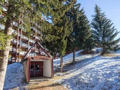 L'établissement Studio ski aux pieds avec balcon et TV - FR-1-346-493 en hiver