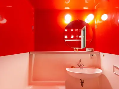 Salle de bains dans l'établissement Studio confortable skis aux pieds avec balcon - FR-1-346-350