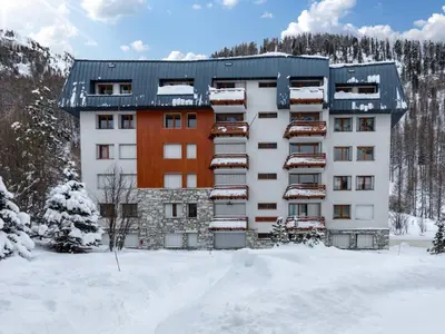L'établissement Appartement spacieux exposé Sud avec balcon, proche des pistes et commodités, Val-d'Isère - FR-1-694-311 en hiver
