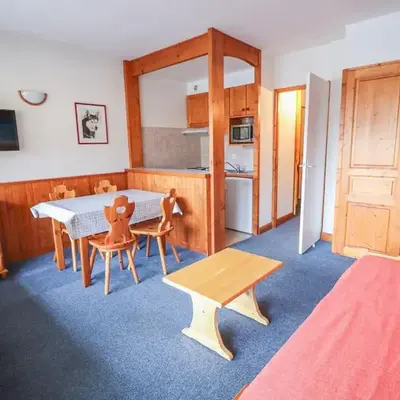 Studio lumineux au pied des pistes avec balcon à Tignes - FR-1-502-495